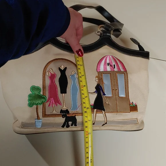 Frankie and Johnnie Dainty Vintage Shoulder Bag - Picture 11 of 16